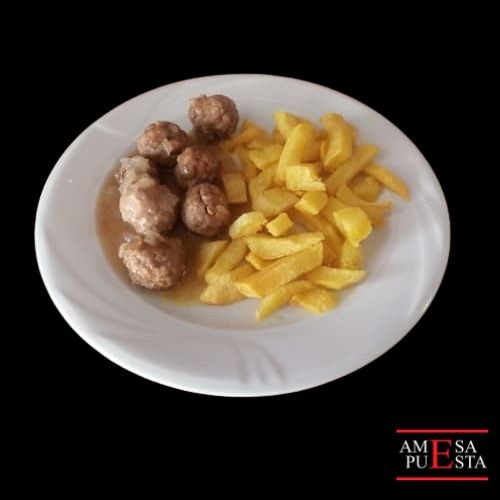 Albóndigas caseras en salsa