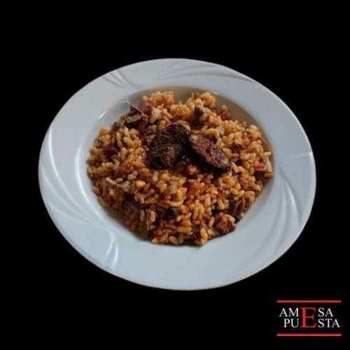 Chanfaina con setas, chorizo, morcilla y jamón