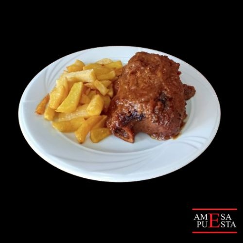 Codillo de cerdo asado con salsa de verduras